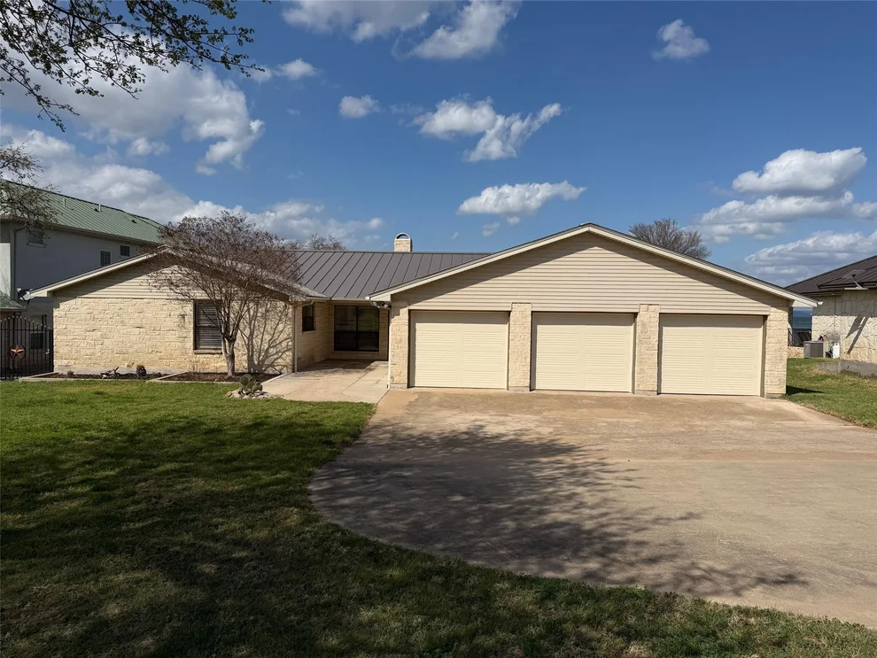 Unit for sale at 209 Senisa DR, Buchanan Dam, TX 78609