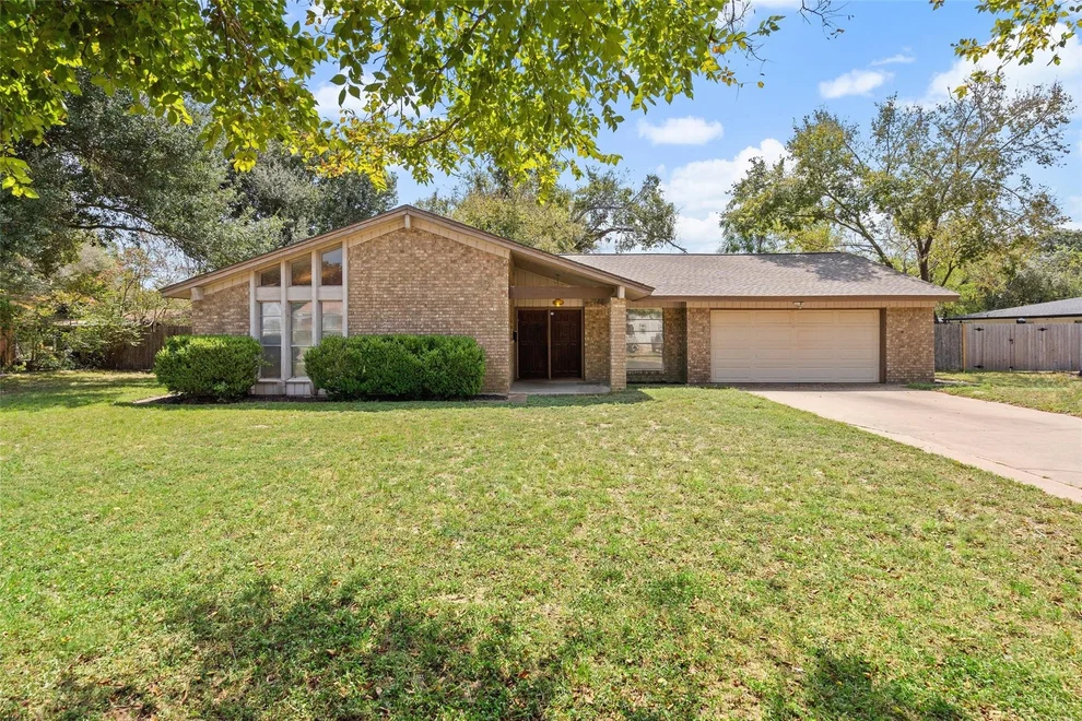 Unit for sale at 2203 Murray Ave, Rockdale, TX 76567