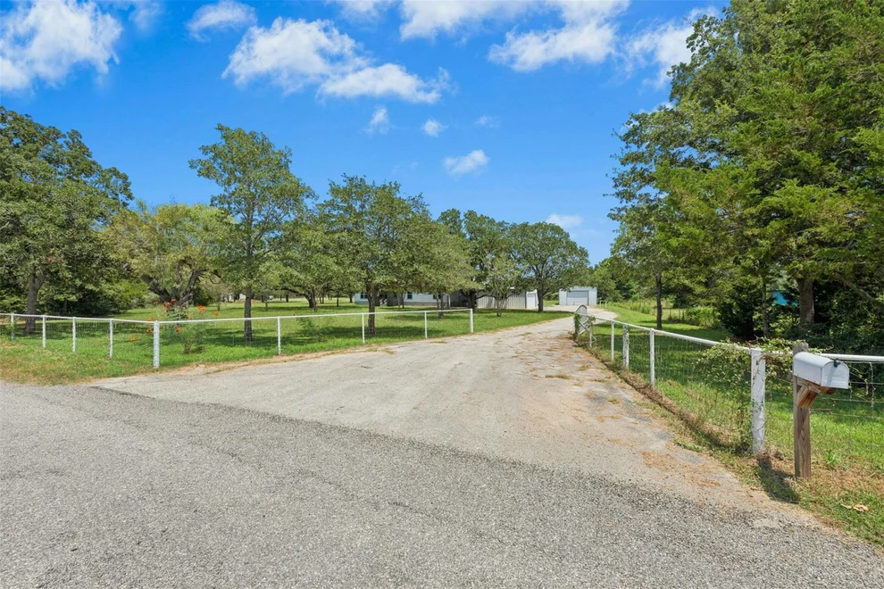 Unit for sale at 255 Rosanky Cattle Co RD, Rosanky, TX 78953