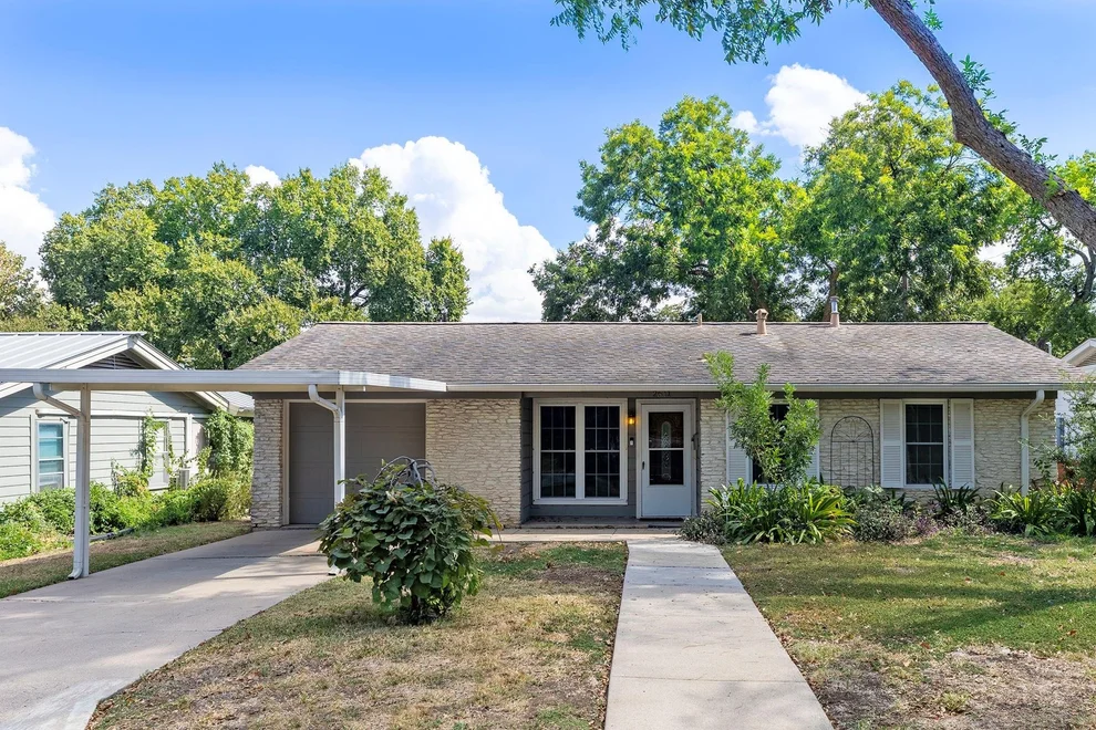 Unit for sale at 2611 Sherwood LN, Austin, TX 78704