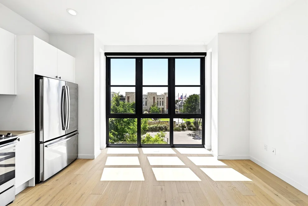 Unit for sale at 800 Embassy DR, Austin, TX 78702