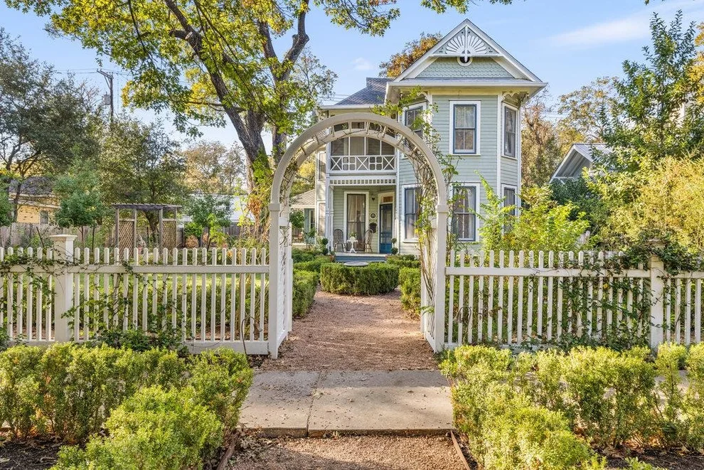 Unit for sale at 4104 Avenue F Ave, Austin, TX 78751