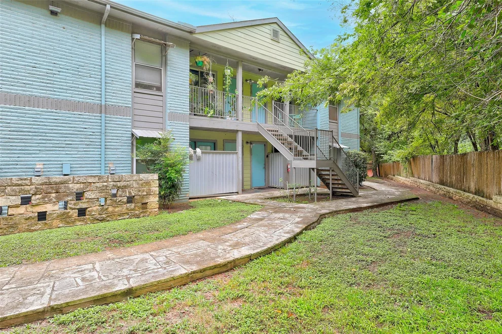 Unit for sale at 3204 Menchaca RD, Austin, TX 78704