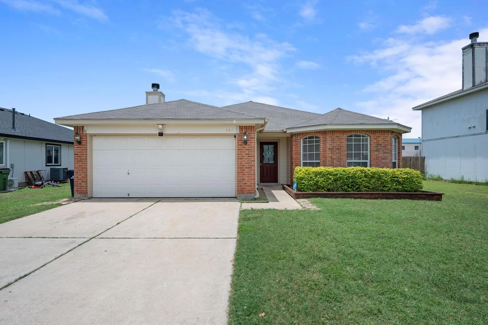 Unit for sale at 707 Eaglecreek DR, Leander, TX 78641