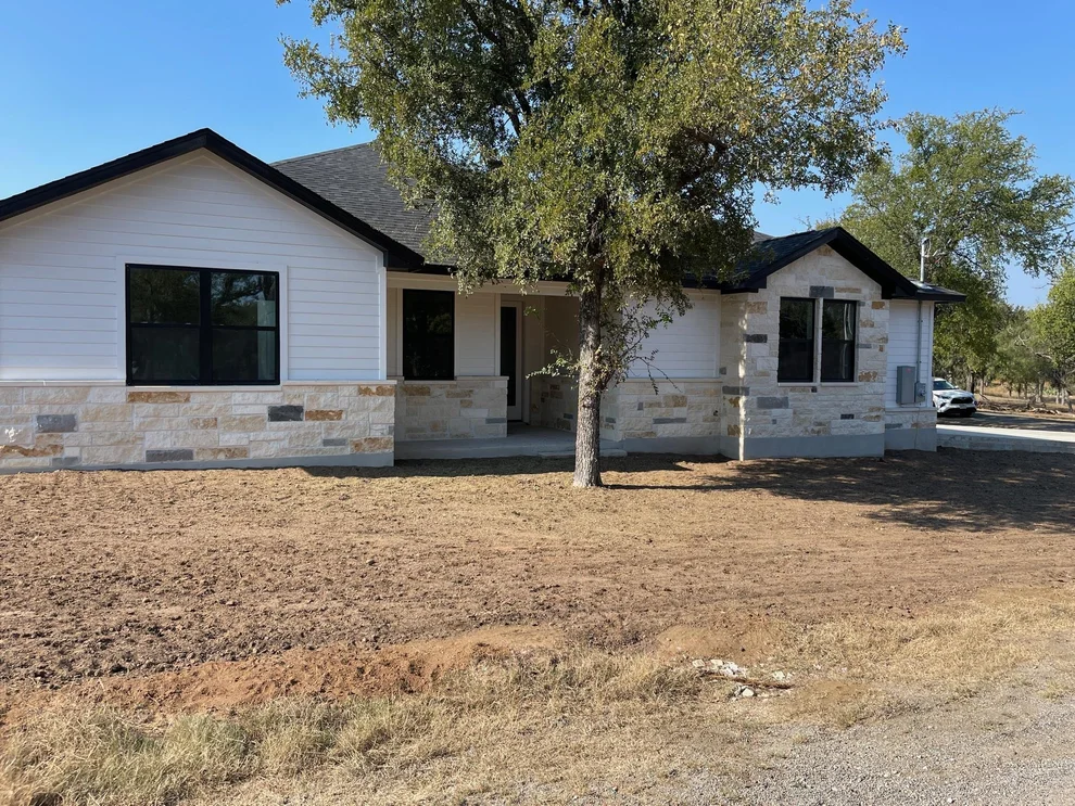Unit for sale at 1502 Green Valley LN, Granite Shoals, TX 78654