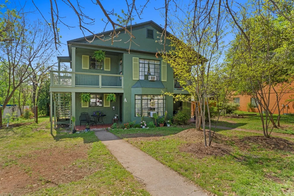 Unit for sale at 1403 Ashwood RD, Austin, TX 78722