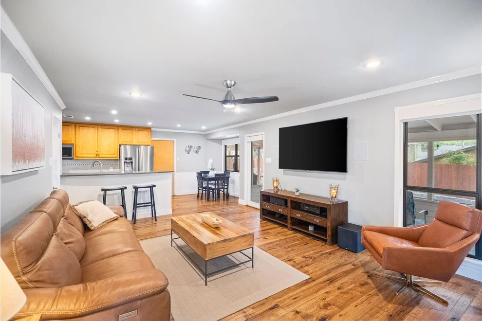 Unit for sale at 2100 Four Oaks LN, Austin, TX 78704