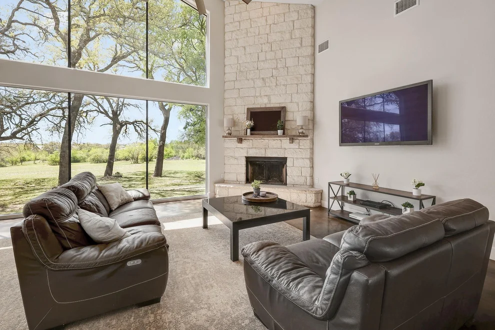 Unit for sale at 23928 Oscar RD, Spicewood, TX 78669