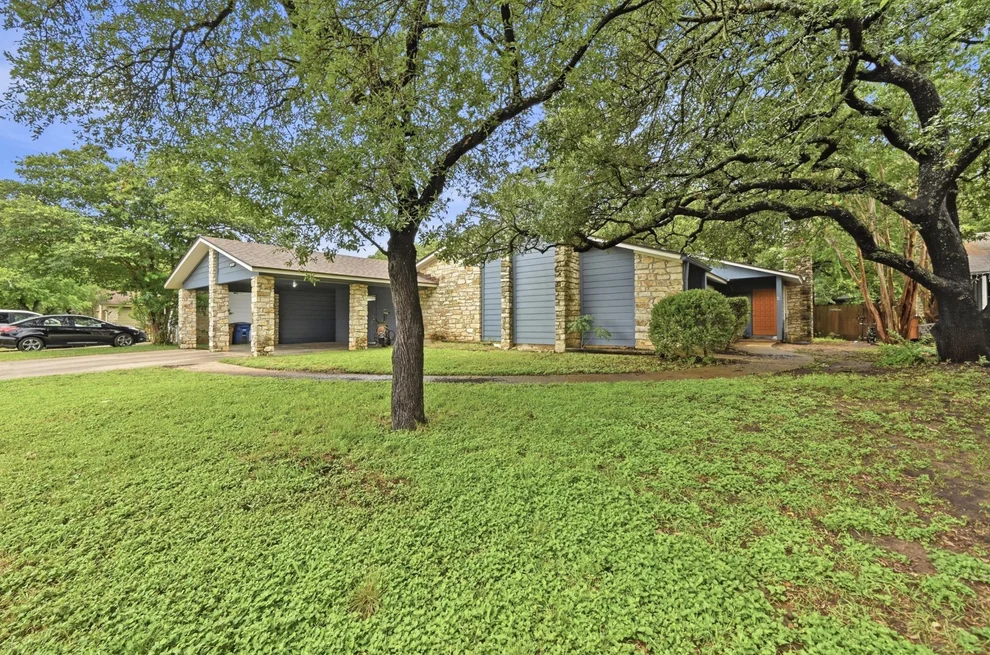 Unit for sale at 11904 Broad Oaks DR, Austin, TX 78759