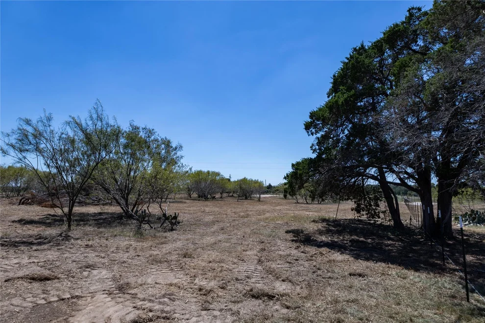 Unit for sale at 4049 Old Colony Line Rd RD, Dale, TX 78616