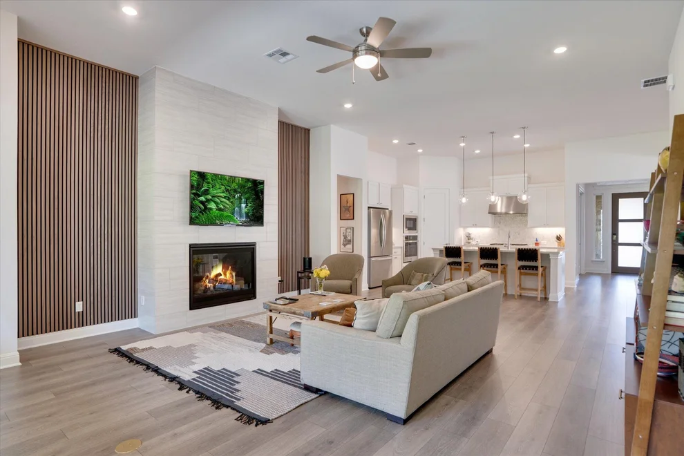 Unit for sale at 916 Pear Tree LN, Austin, TX 78737