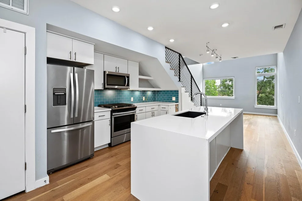Unit for sale at 2002 E 7th ST, Austin, TX 78702