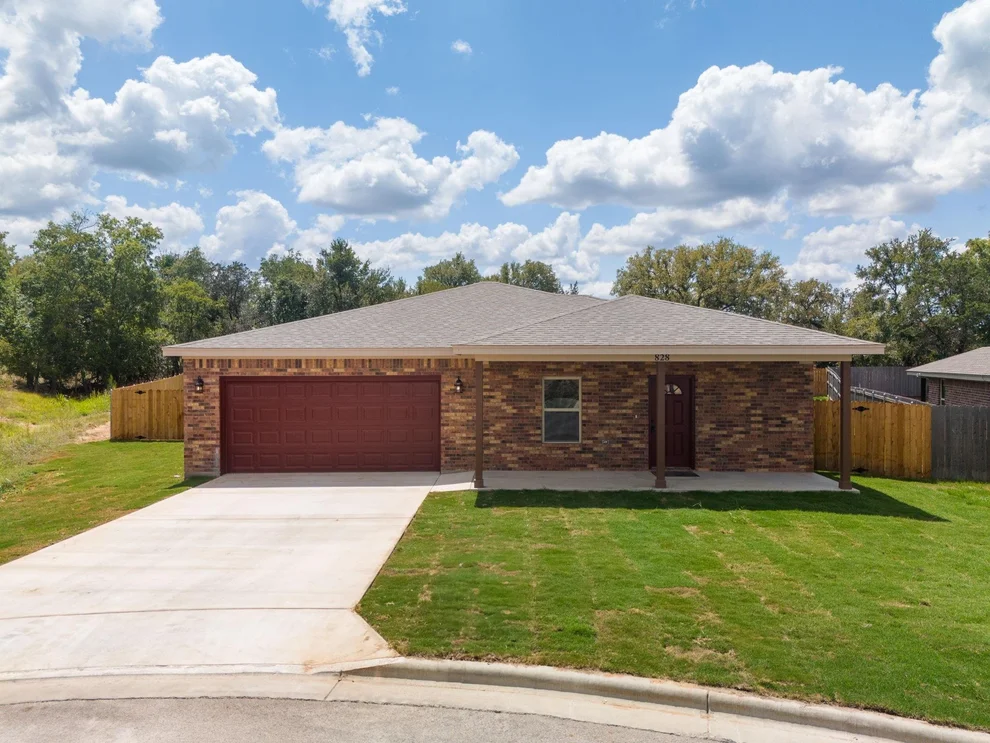 Unit for sale at 828 Elijah LN, Lampasas, TX 76550