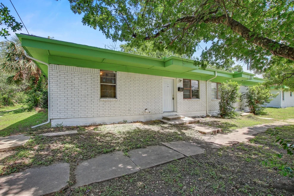 Unit for sale at 401 Branch ST, Taylor, TX 76574