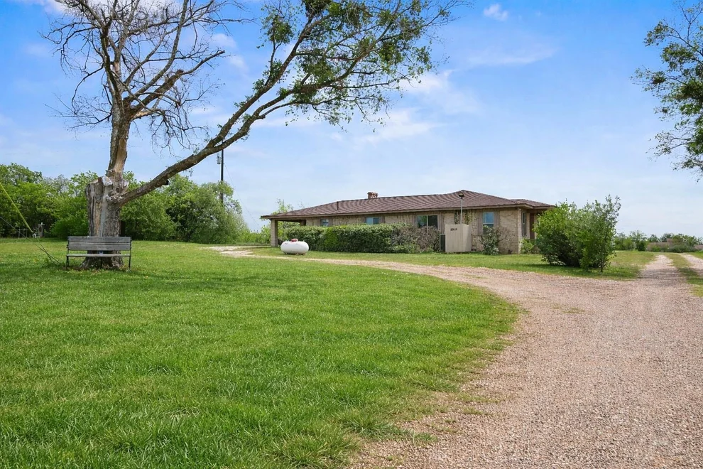 Unit for sale at 2915 County Road 153, Georgetown, TX 78626