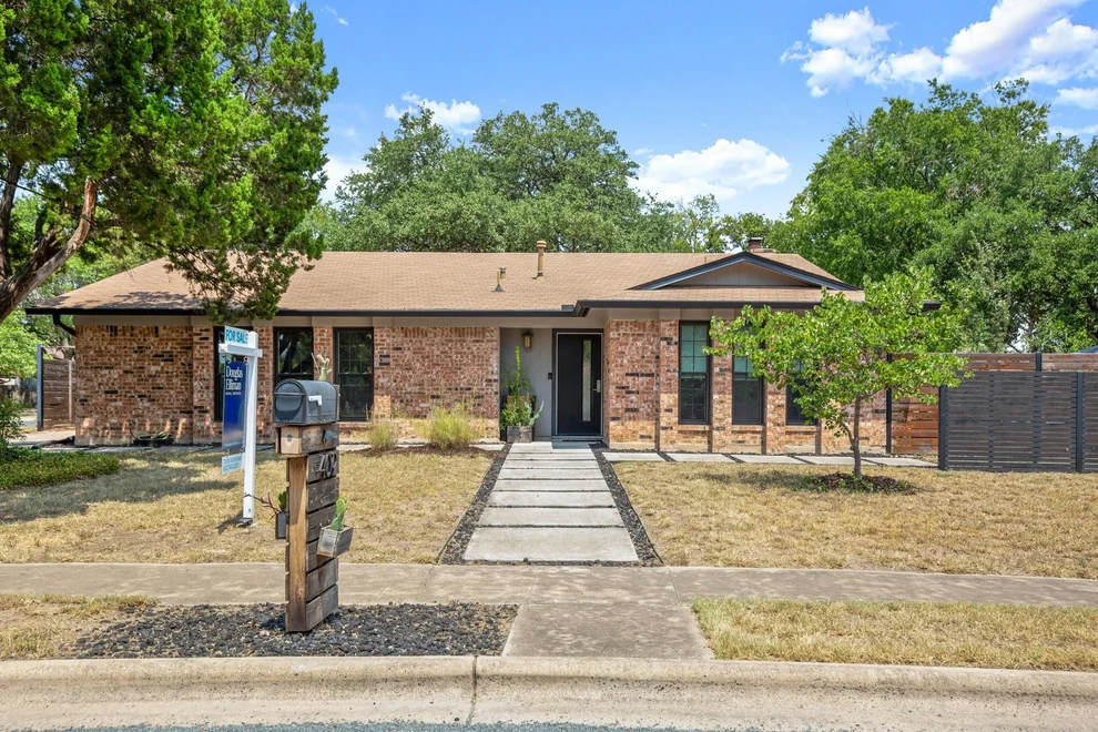 Unit for sale at 402 Cloudview DR, Austin, TX 78745