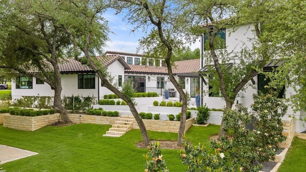 Unit for sale at 28 Club Estates PKWY, Austin, TX 78738