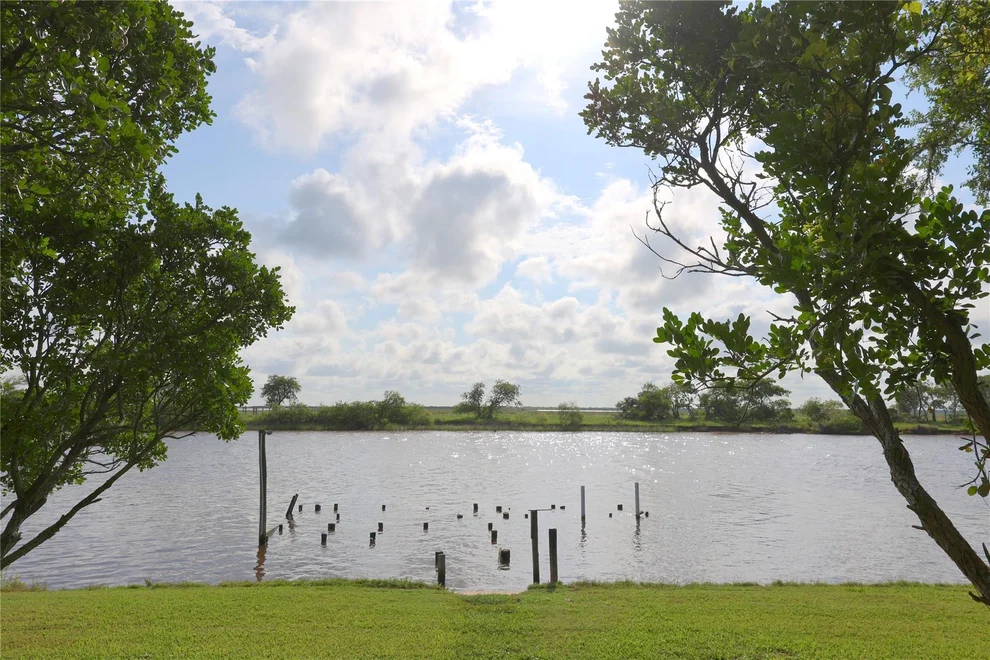 Unit for sale at 1836 CR 206, Sargent, TX 77414