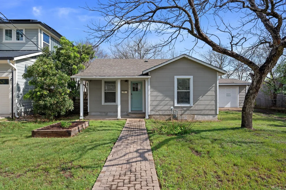 Unit for sale at 930 E 52nd ST, Austin, TX 78751