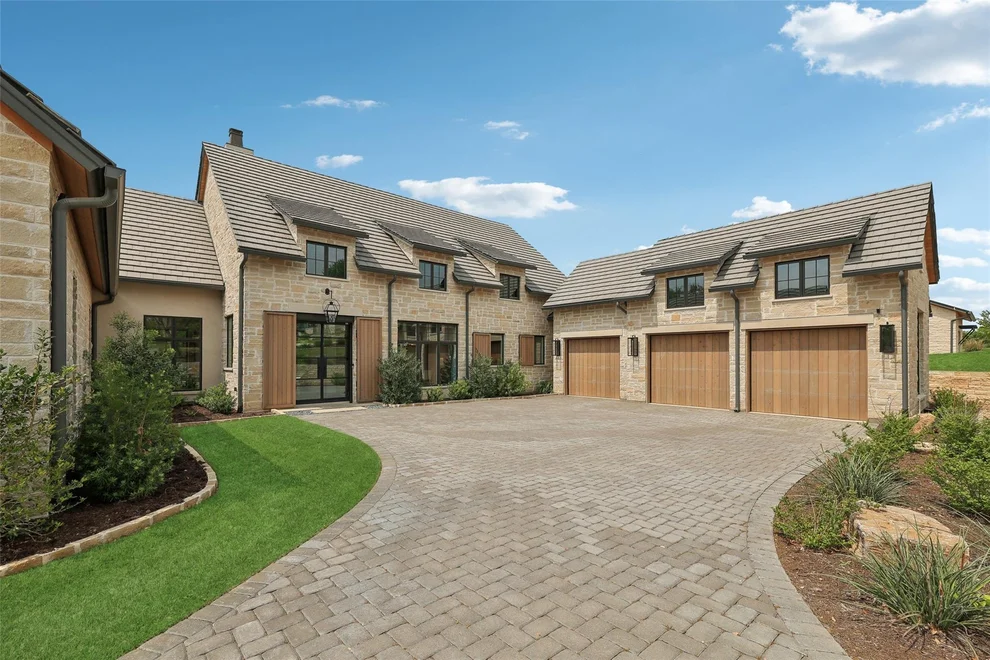 Unit for sale at 821 The Trails PKWY, Horseshoe Bay, TX 78657