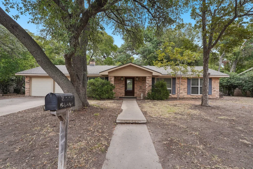 Unit for sale at 11605 Eubank DR, Austin, TX 78758
