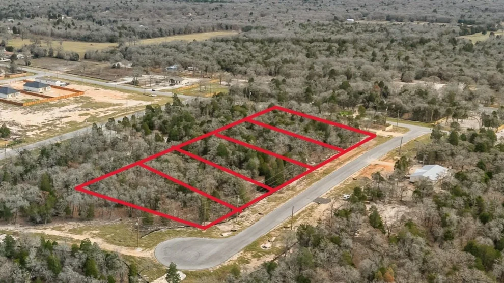 Unit for sale at 122 Las Cimas DR, Elgin, TX 78621