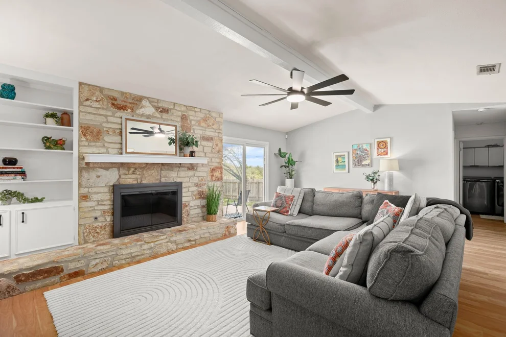 Unit for sale at 11900 Oakbrook DR, Austin, TX 78753