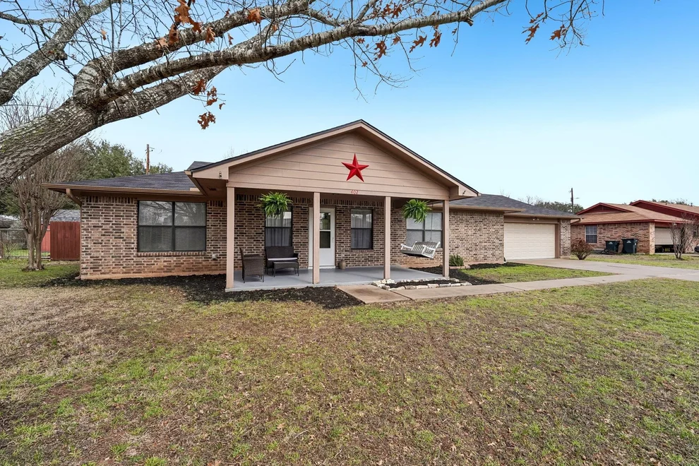Unit for sale at 402 Laurel ST, Bastrop, TX 78602
