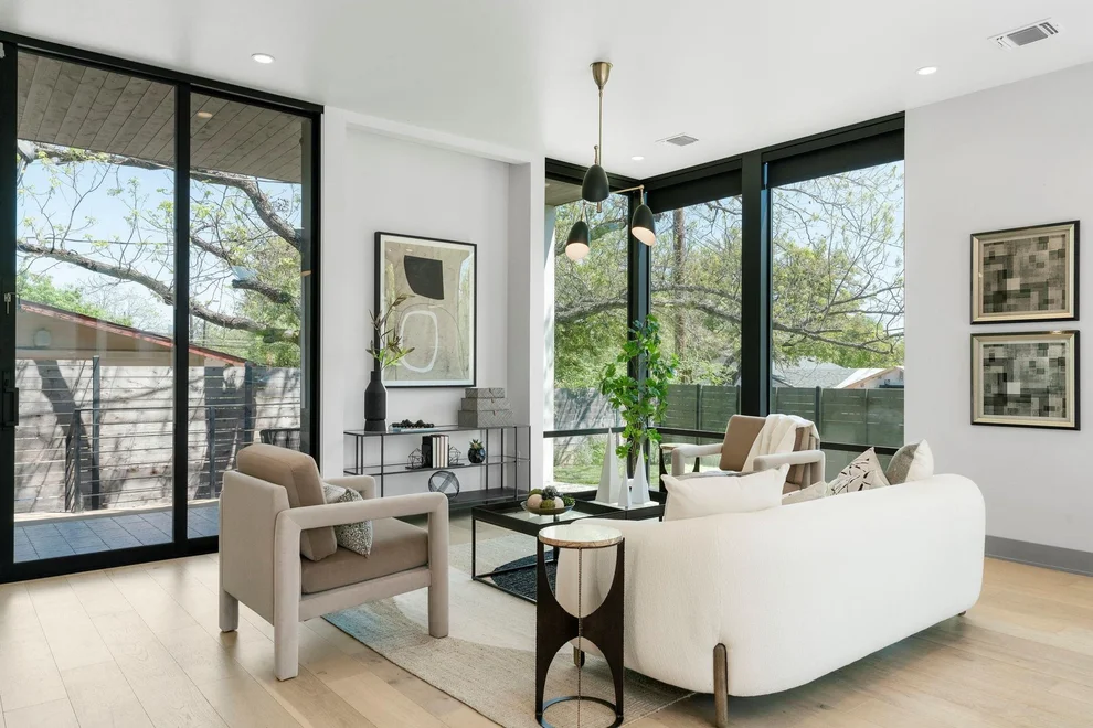 Unit for sale at 2402 S 3rd ST, Austin, TX 78704
