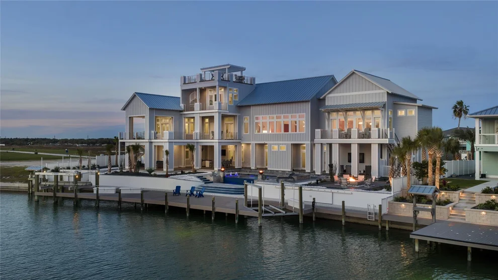 Unit for sale at 305 Estes DR, Rockport, TX 78382