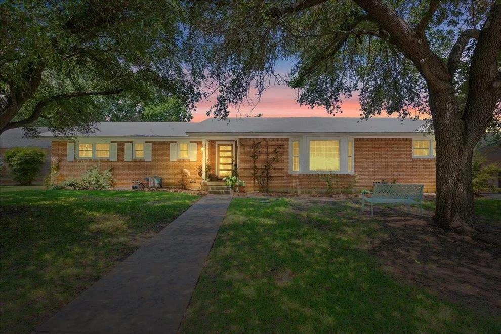 Unit for sale at 2712 Braemar DR, Waco, TX 76710