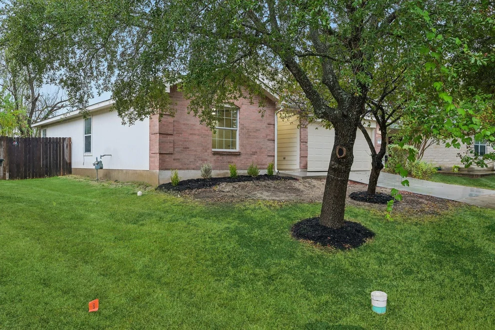 Unit for sale at 720 Goldenrod ST, Kyle, TX 78640