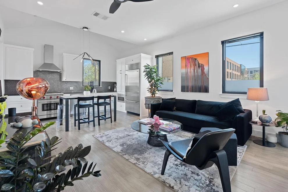 Unit for sale at 308 Onion ST, Austin, TX 78702