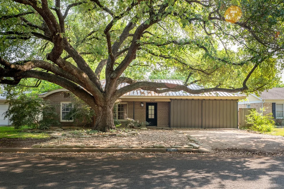 Unit for sale at 2907 Pinecrest DR, Austin, TX 78757