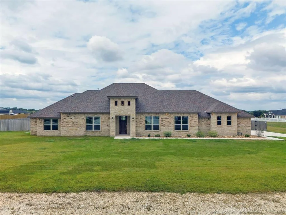 Unit for sale at 930 Inka RD, Salado, TX 76571