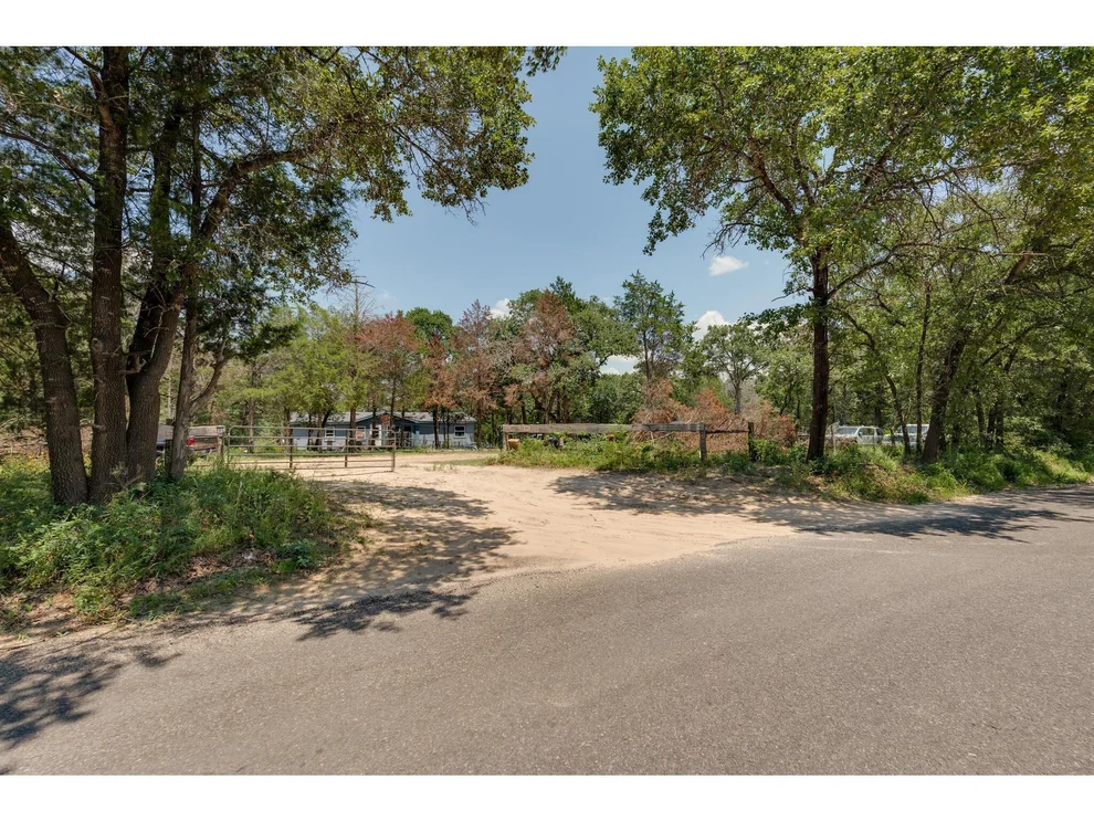 Unit for sale at 599 Paint Creek RD S, Paige, TX 78659
