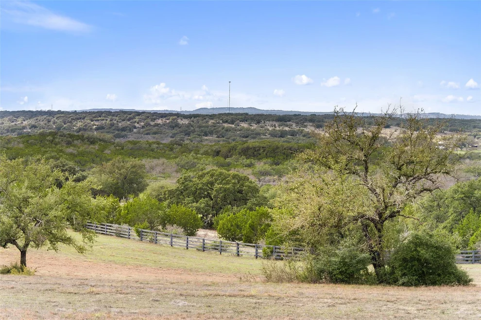 Unit for sale at 106 Quail PT, Spicewood, TX 78669