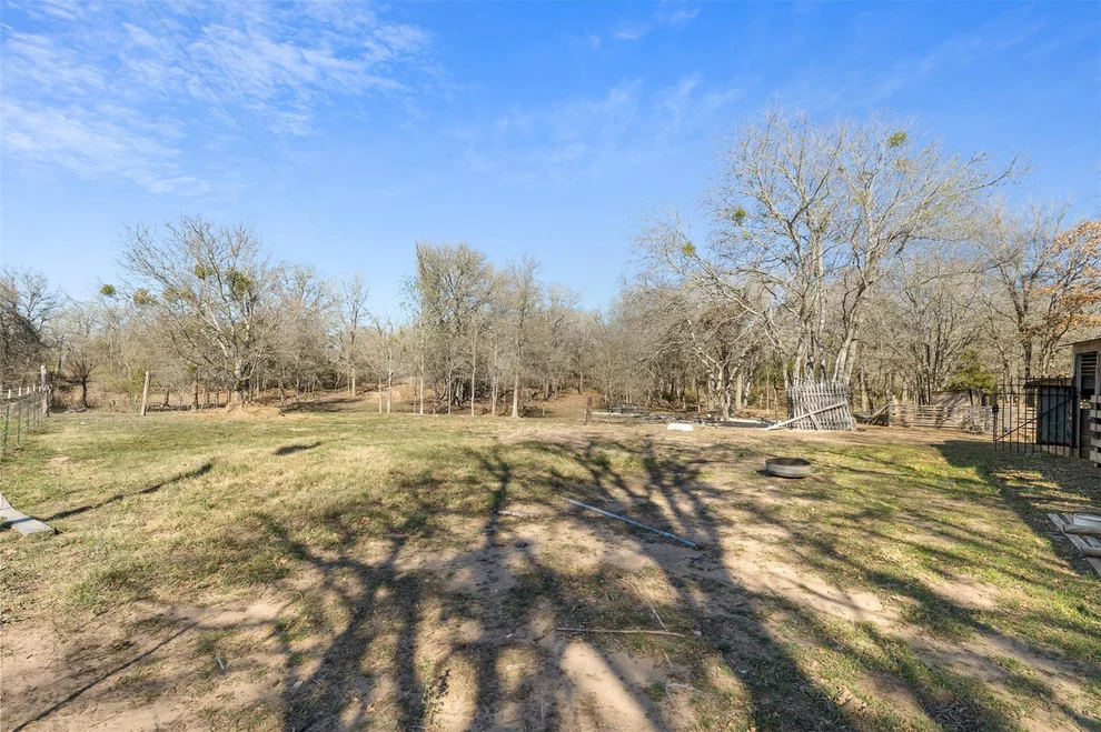 Unit for sale at 346 Village CV, Dale, TX 78616