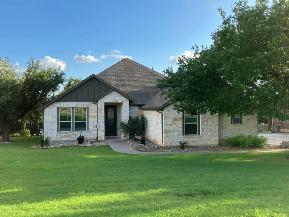 Unit for sale at 960 Blue Ridge DR, Dripping Springs, TX 78620