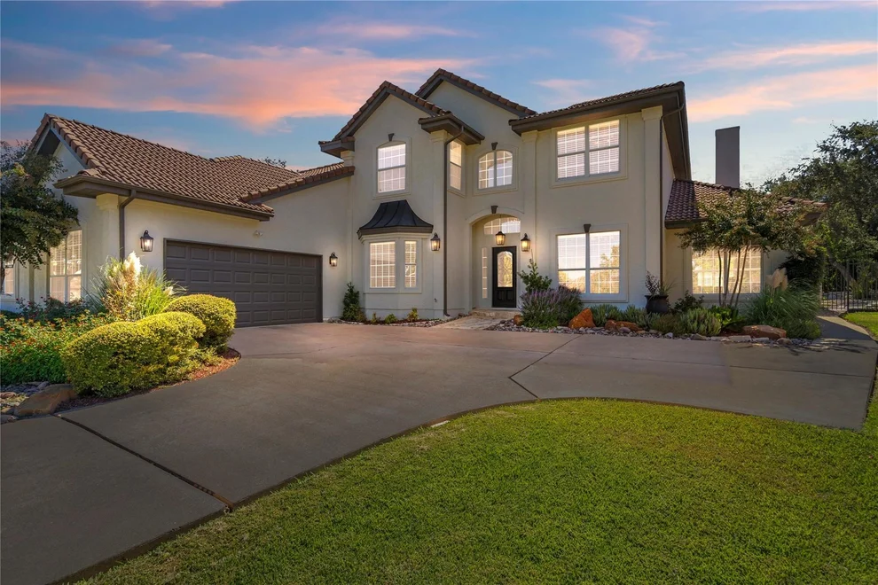 Unit for sale at 19 Lost Meadow TRL, The Hills, TX 78738
