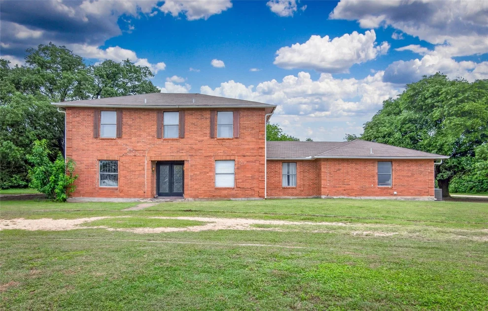 Unit for sale at 1405 Southwood Hills DR, Taylor, TX 76574