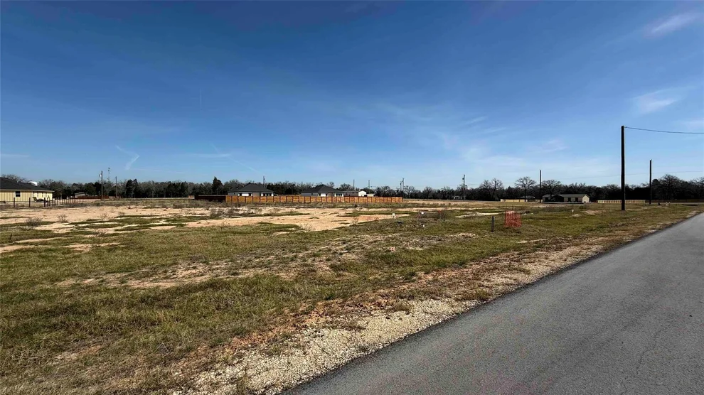 Unit for sale at 120 Las Alturas DR, Elgin, TX 78621
