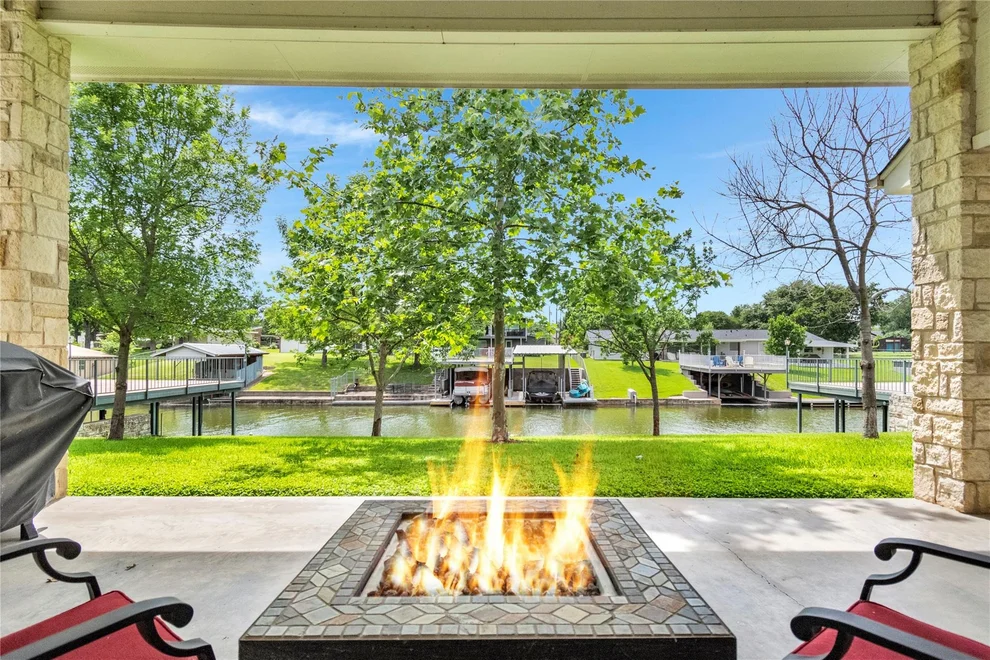 Unit for sale at 307 E Pheasant RD, Highland Haven, TX 78654