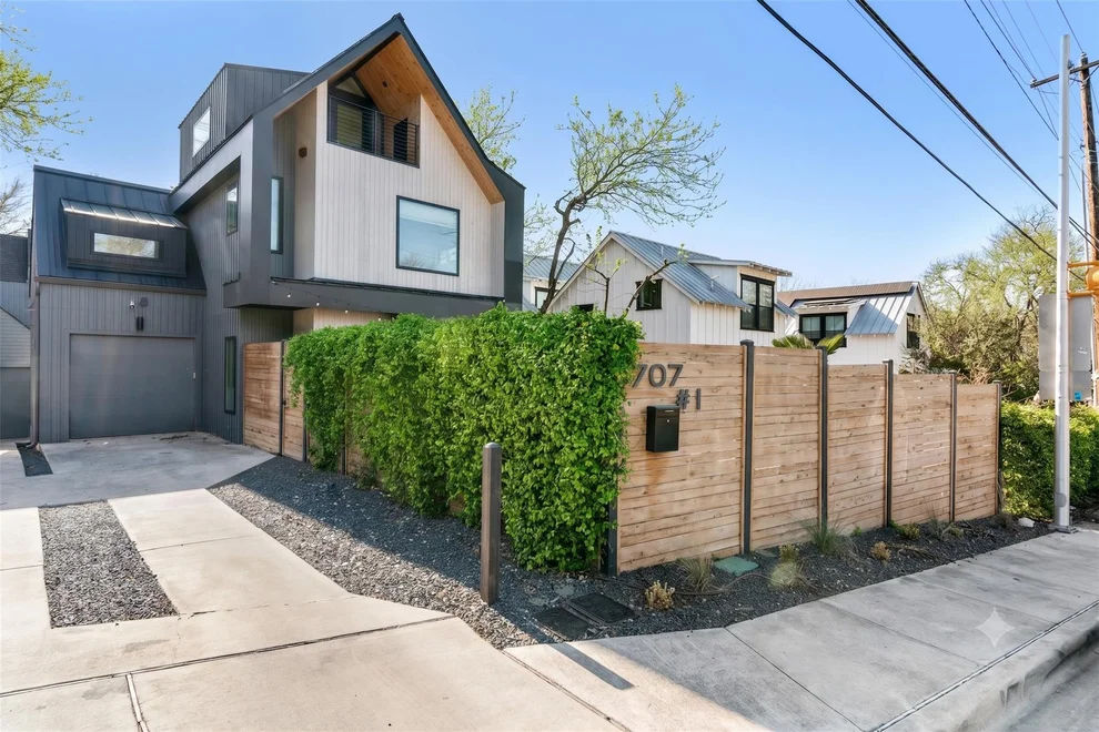 Unit for sale at 707 E Live Oak ST, Austin, TX 78704