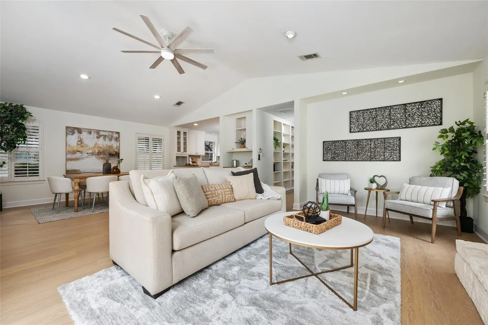 Unit for sale at 117 Oakbluff CV, Lakeway, TX 78734
