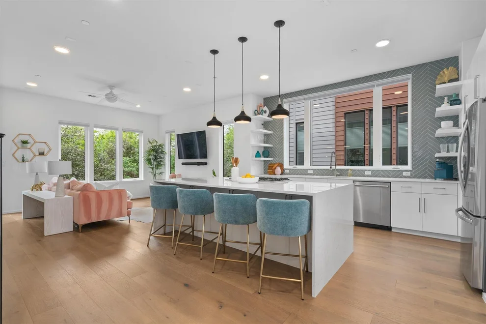 Unit for sale at 3100 Menchaca RD, Austin, TX 78704