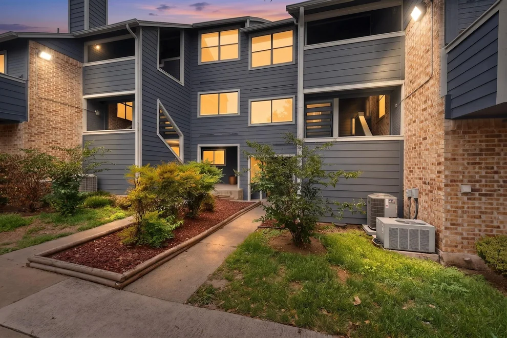 Unit for sale at 2500 Burleson RD, Austin, TX 78741