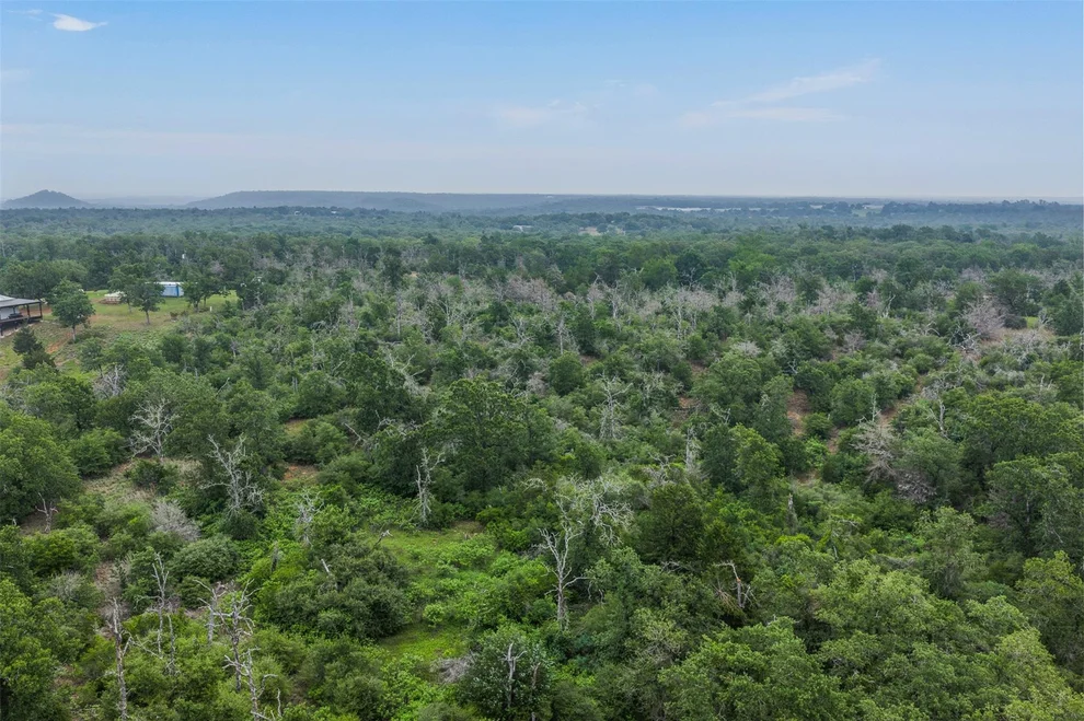 Unit for sale at 900 22 Hills RD, Gause, TX 77857