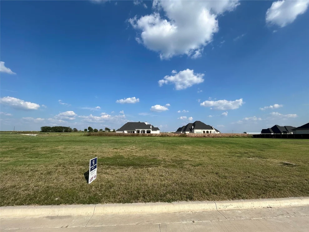 Unit for sale at 113 Sunflower ST, Lorena, TX 76655