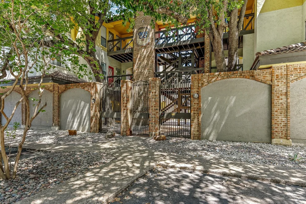 Unit for sale at 806 W 24th ST, Austin, TX 78705